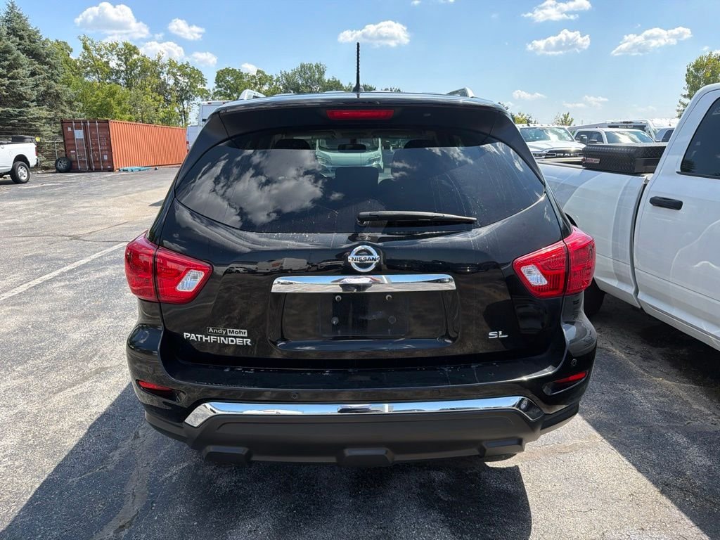 Used 2018 Black Nissan SL image 4