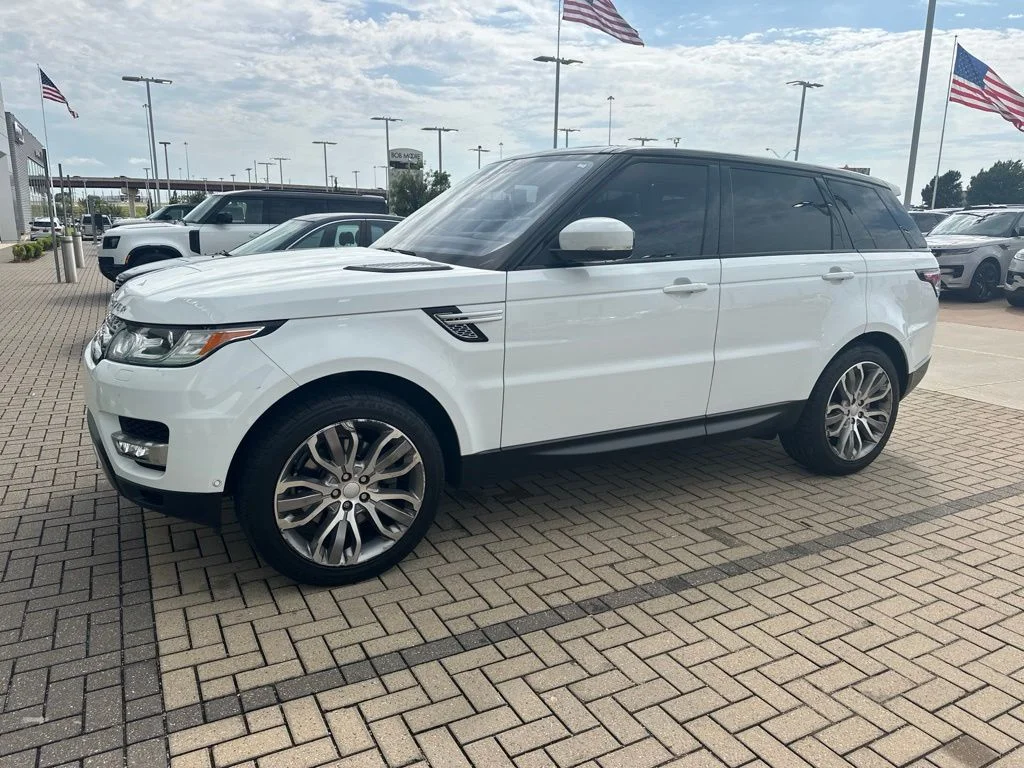 Used 2017 White Land Rover 3.0L V6 Supercharged HSE image 1