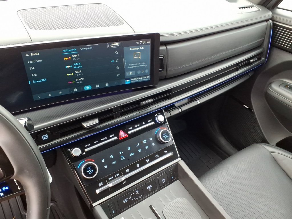 Used 2024 Shimmering Silver Pearl Hyundai Calligraphy image 9