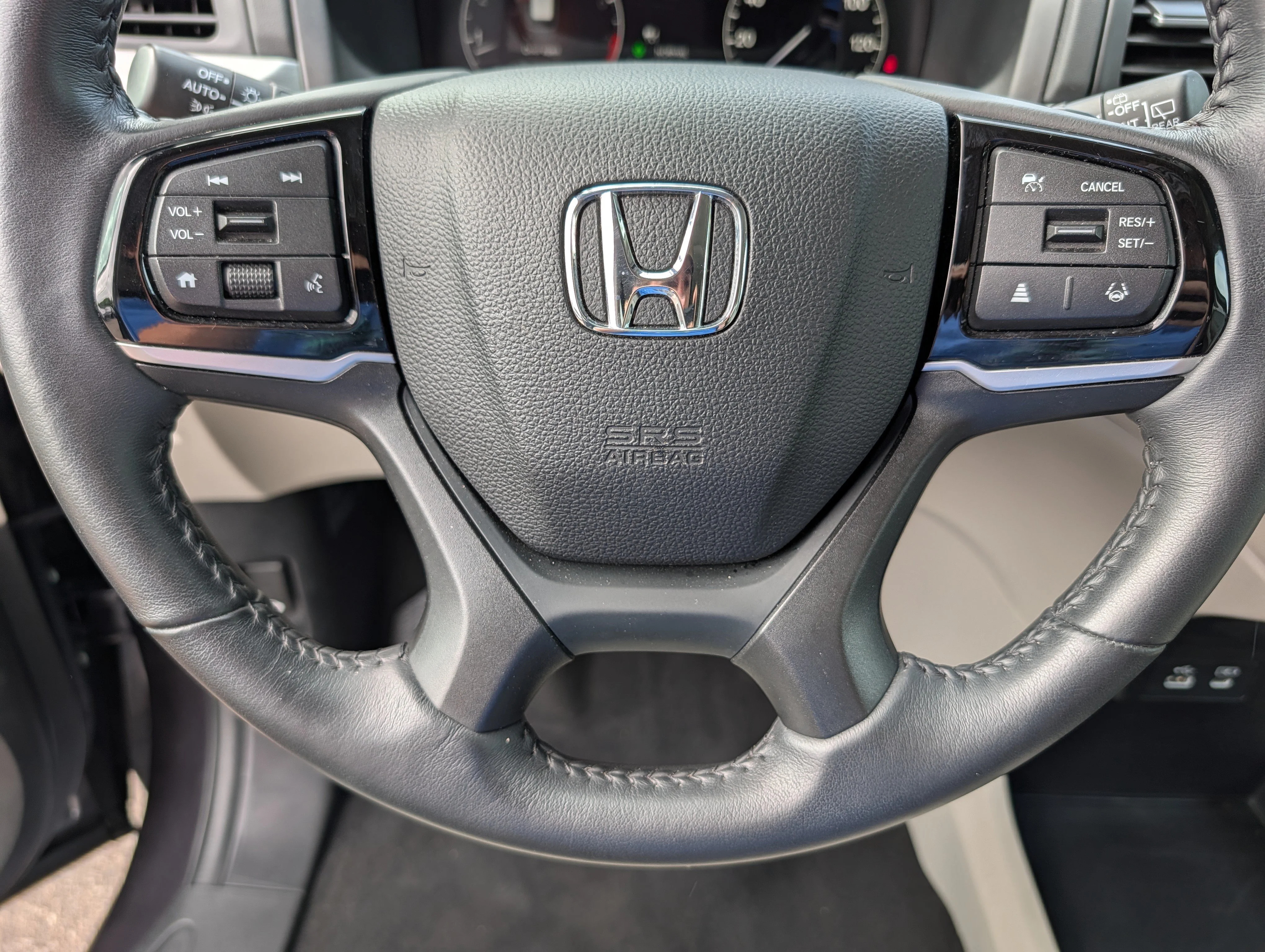 Used 2025 Modern Steel Metallic Honda EX-L image 25