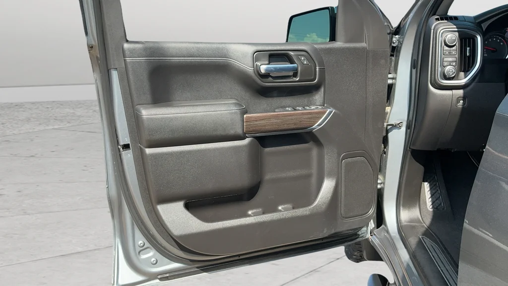 Used 2020 Gray Chevrolet LT image 13