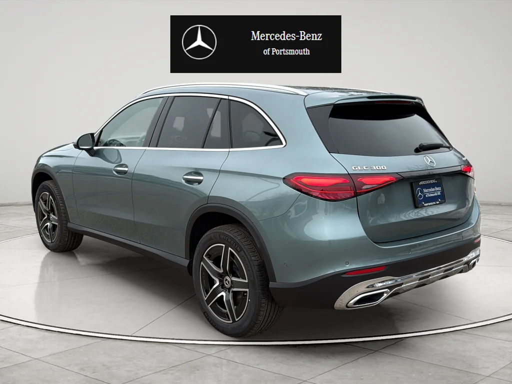 New 2026 Verde Silver Metallic Mercedes-Benz GLC 300 image 3