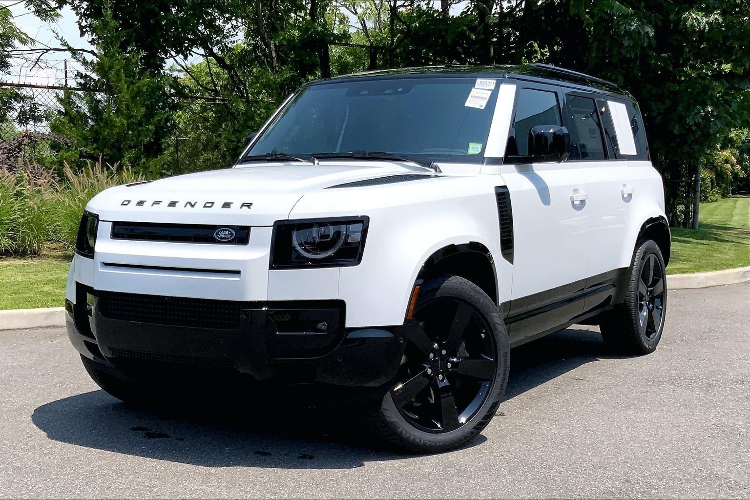 New 2026 Fuji White Land Rover X-Dynamic SE image 1