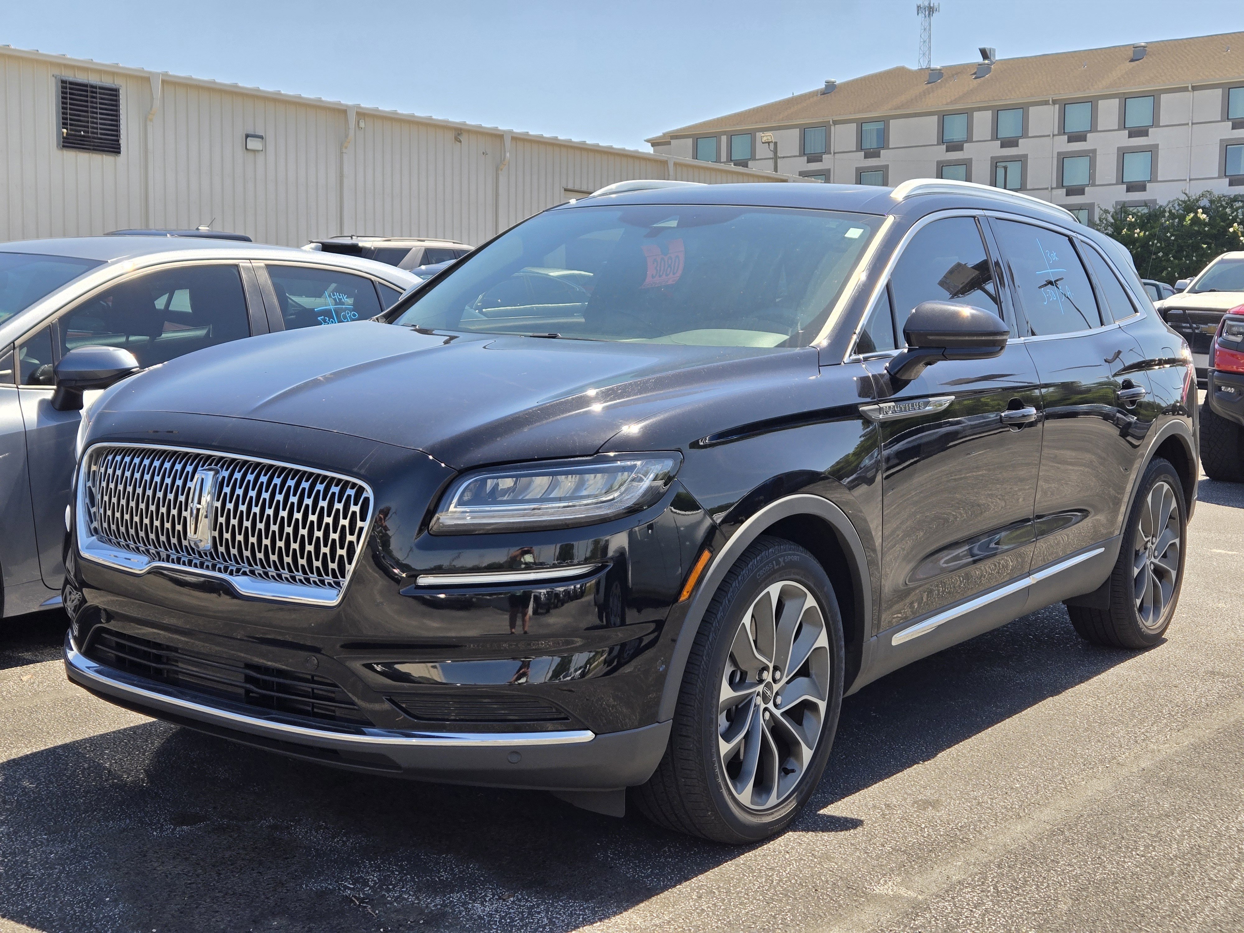 2023 Lincoln Nautilus Reserve FWD's photo