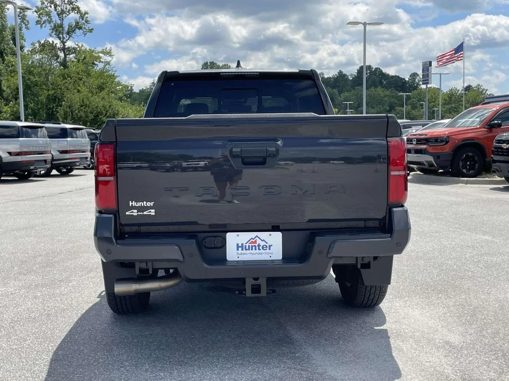 2024 Toyota Tacoma SR5 - Photo 28