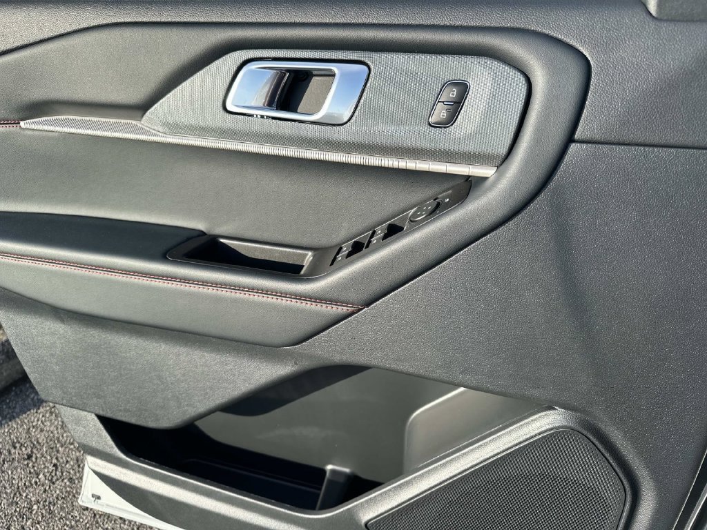 New 2027 Avalanche Gray Ford ST-Line image 18