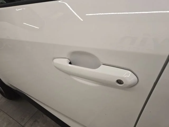 Used 2025 Ice Toyota XLE image 18