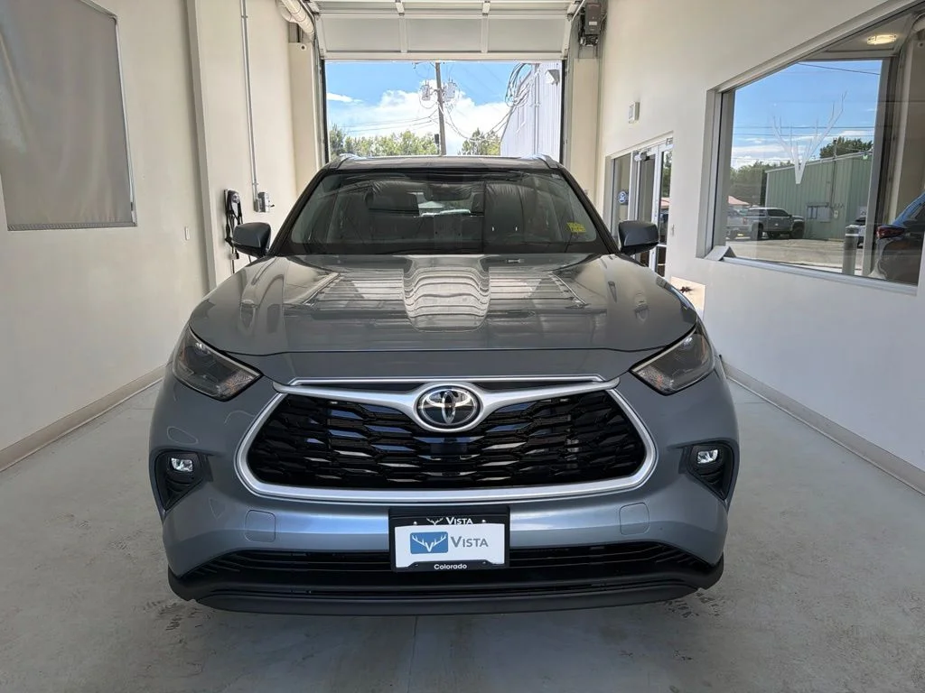 Used 2022 Moon Dust Toyota XLE image 2