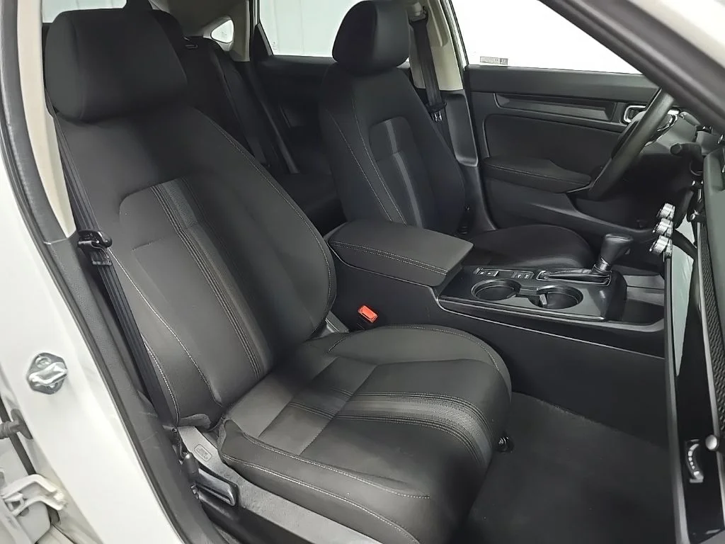 Used 2023 White Honda LX image 14