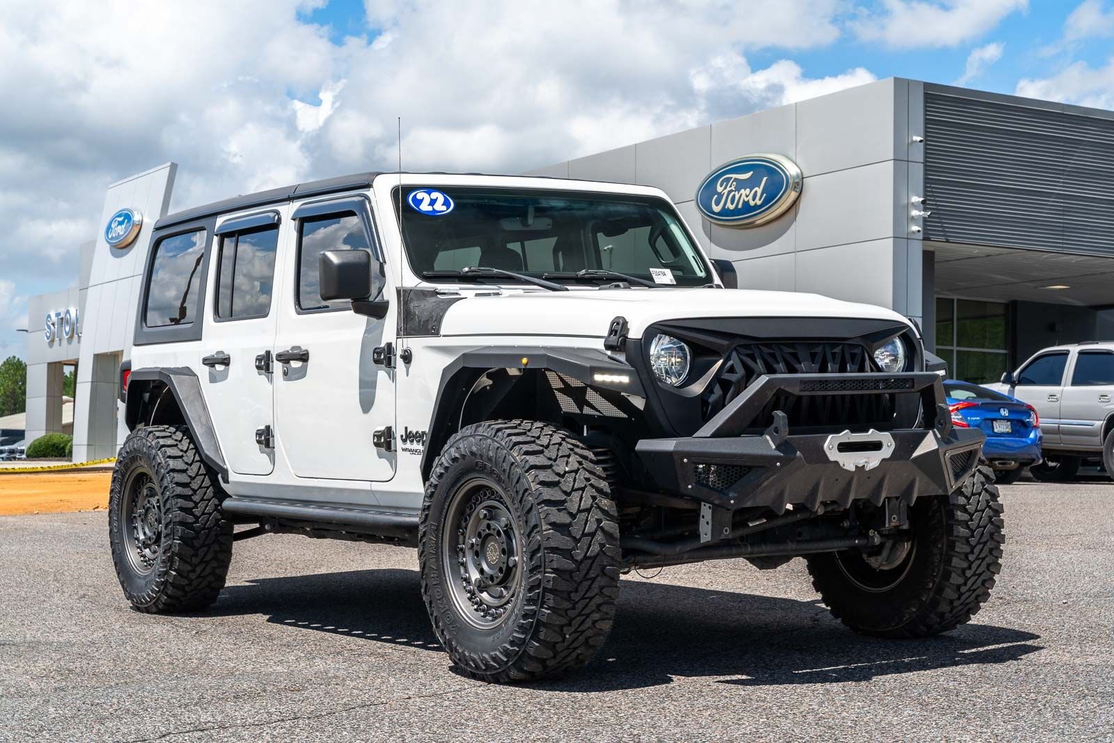 Used 2022 White Jeep Unlimited Sport Altitude image 1