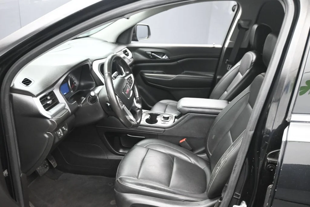 Used 2020 Black GMC SLT image 16
