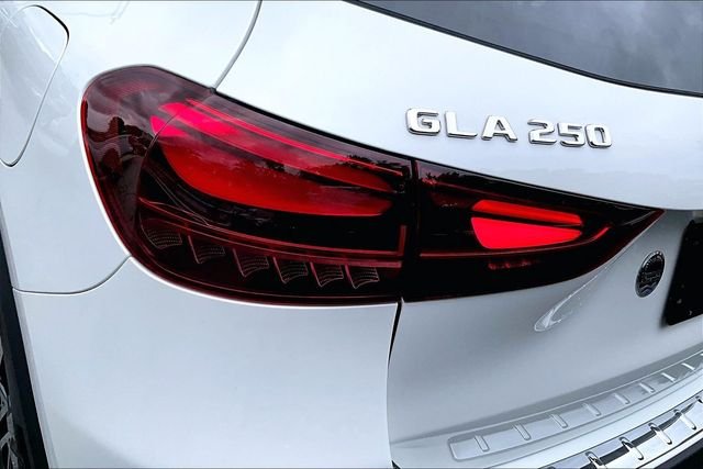 Used 2026 White Mercedes-Benz GLA 250 image 24