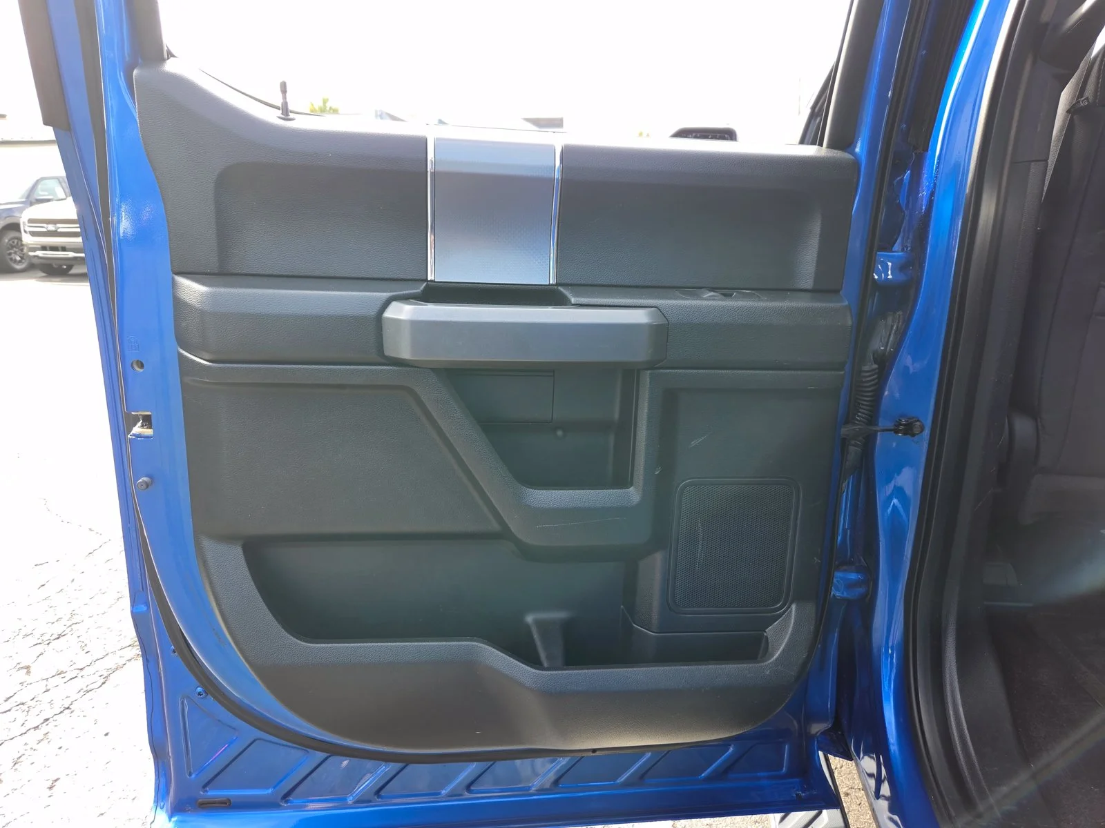 Used 2016 Blue Flame Metallic Ford XLT image 23