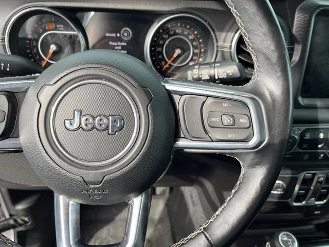 Used 2018 Silver Jeep Sahara 4x4 image 31