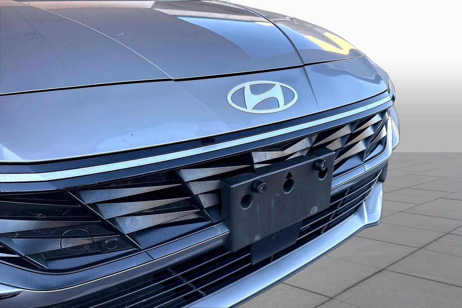 Used 2025 Fluid Metal Hyundai SEL Convenience image 29