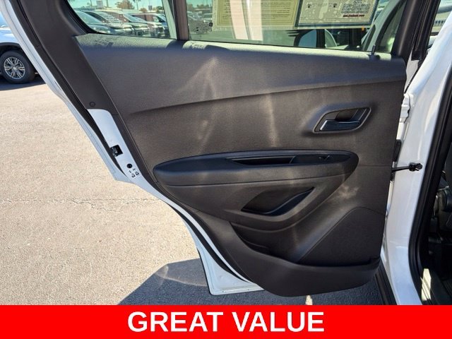 Used 2017 White Chevrolet LS image 13