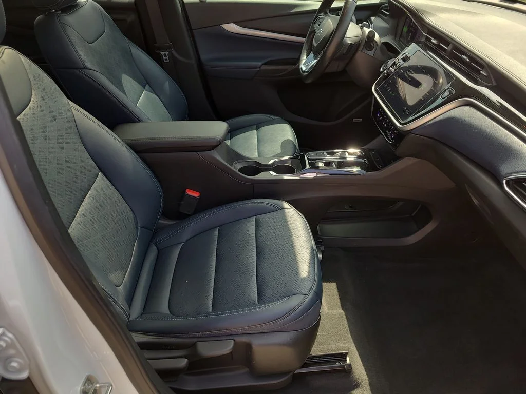 Used 2023 White Chevrolet Premier image 13