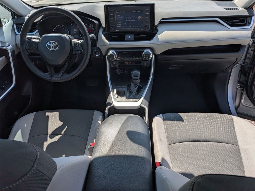 Used 2021 Silver Toyota XLE image 26
