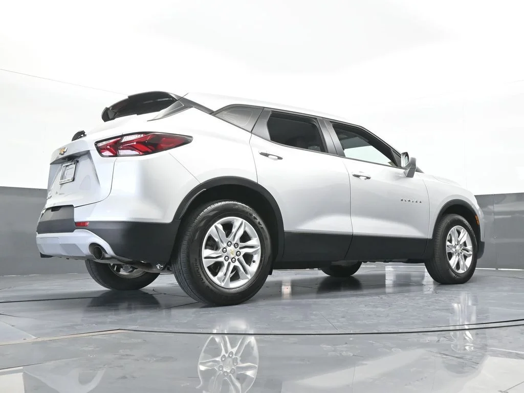 Used 2019 Silver Ice Metallic Chevrolet L image 54
