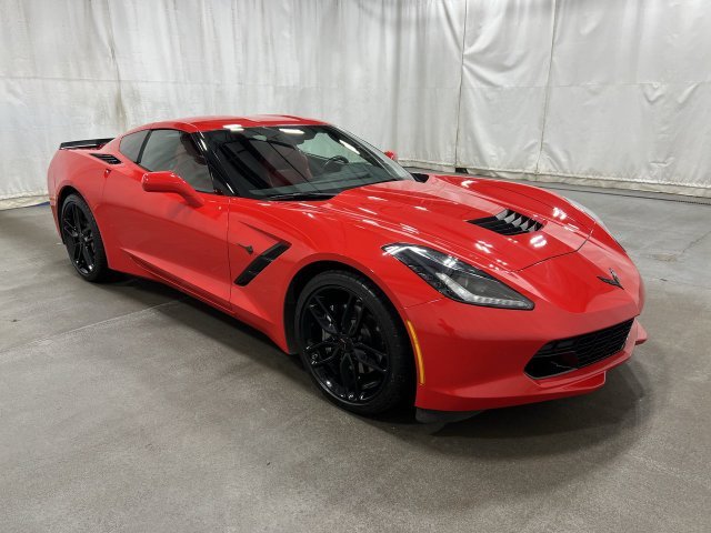 Used 2016 Red Chevrolet Stingray image 4