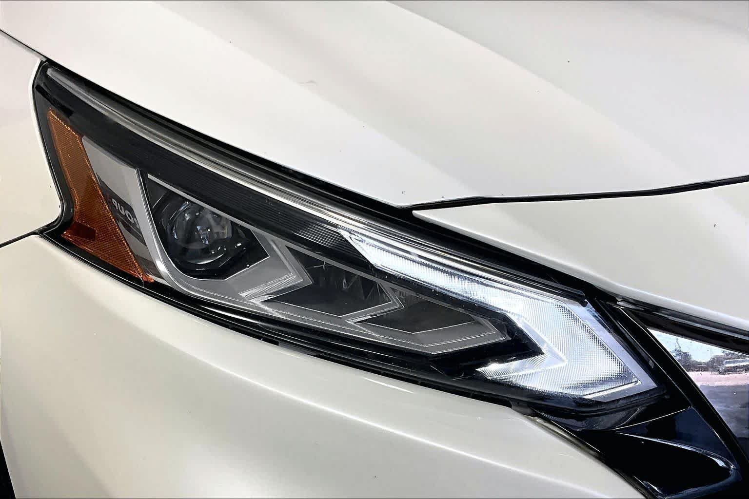 Used 2020 Pearl White Tricoat Nissan 2.5 SR image 26