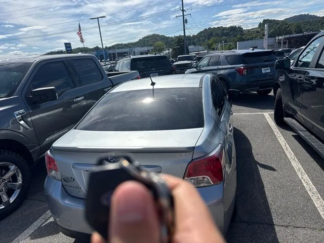 Used 2016 Silver Subaru 2.0i image 5