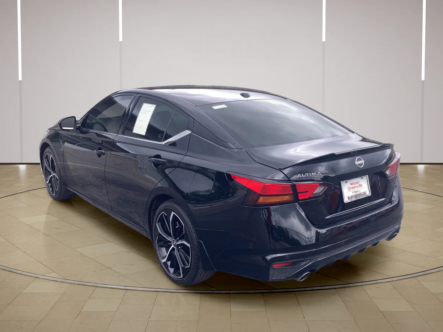 Certified Used 2024 Super Black Nissan 2.5 SR image 5