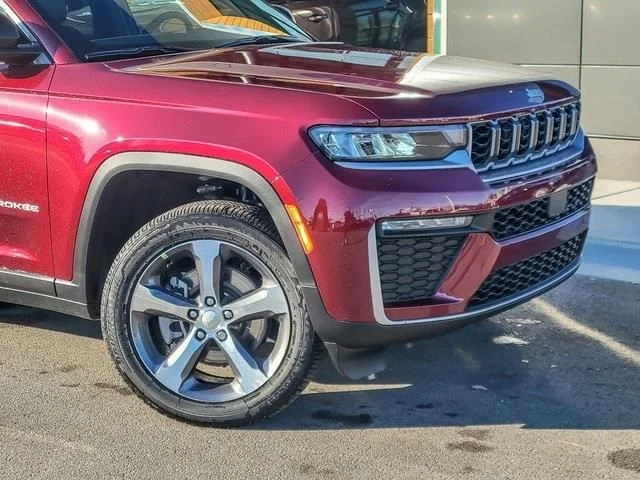New 2026 Velvet Red Pearl-Coat Exterior Paint Jeep Limited image 2