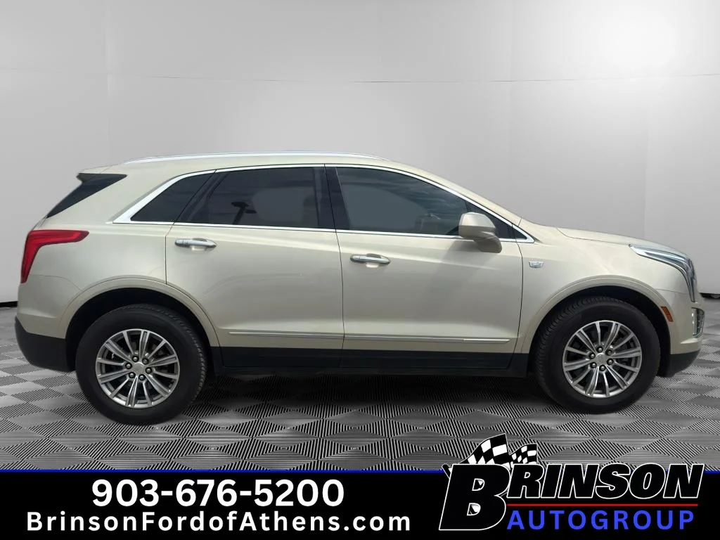 Used 2017 Silver Coast Metallic Cadillac Luxury FWD image 4
