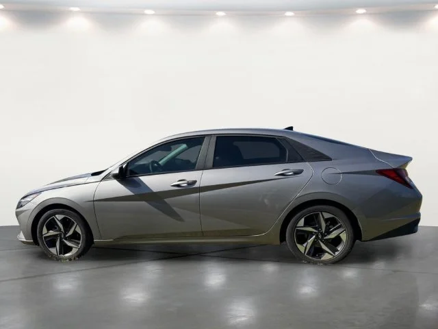 Used 2023 Silver Hyundai SEL image 22