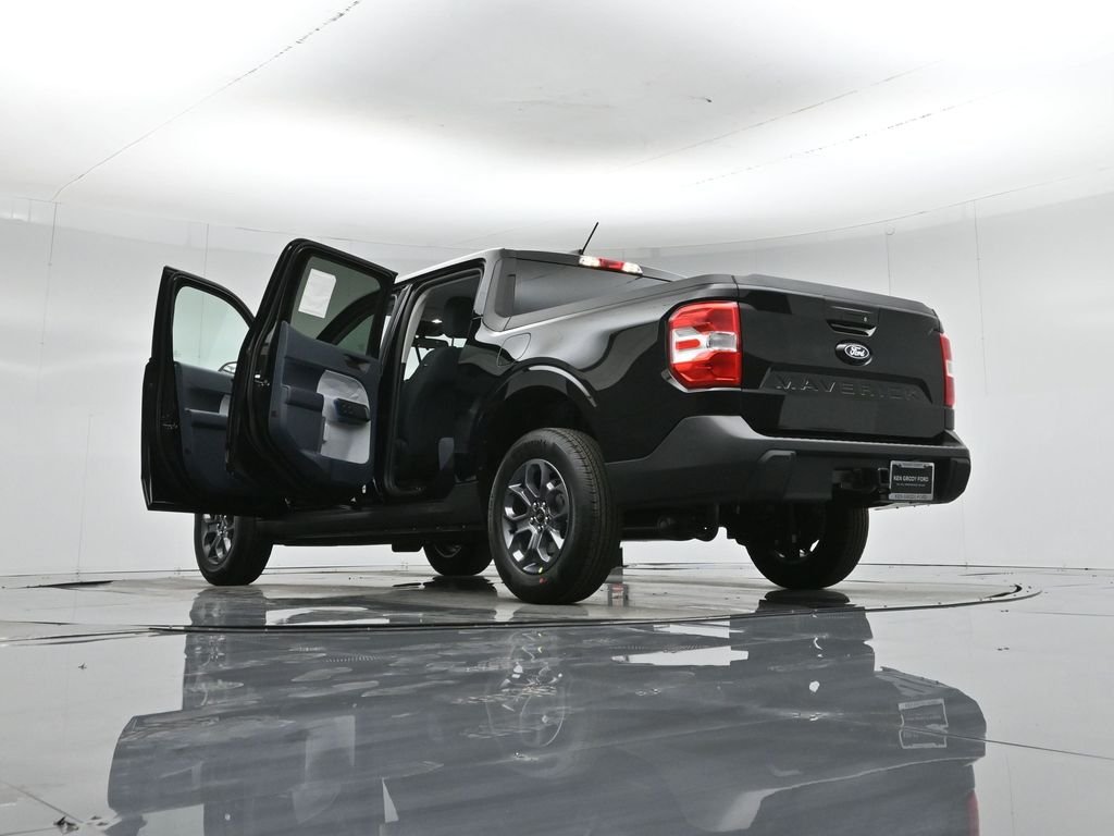 New 2026 Shadow Black Ford XLT image 44