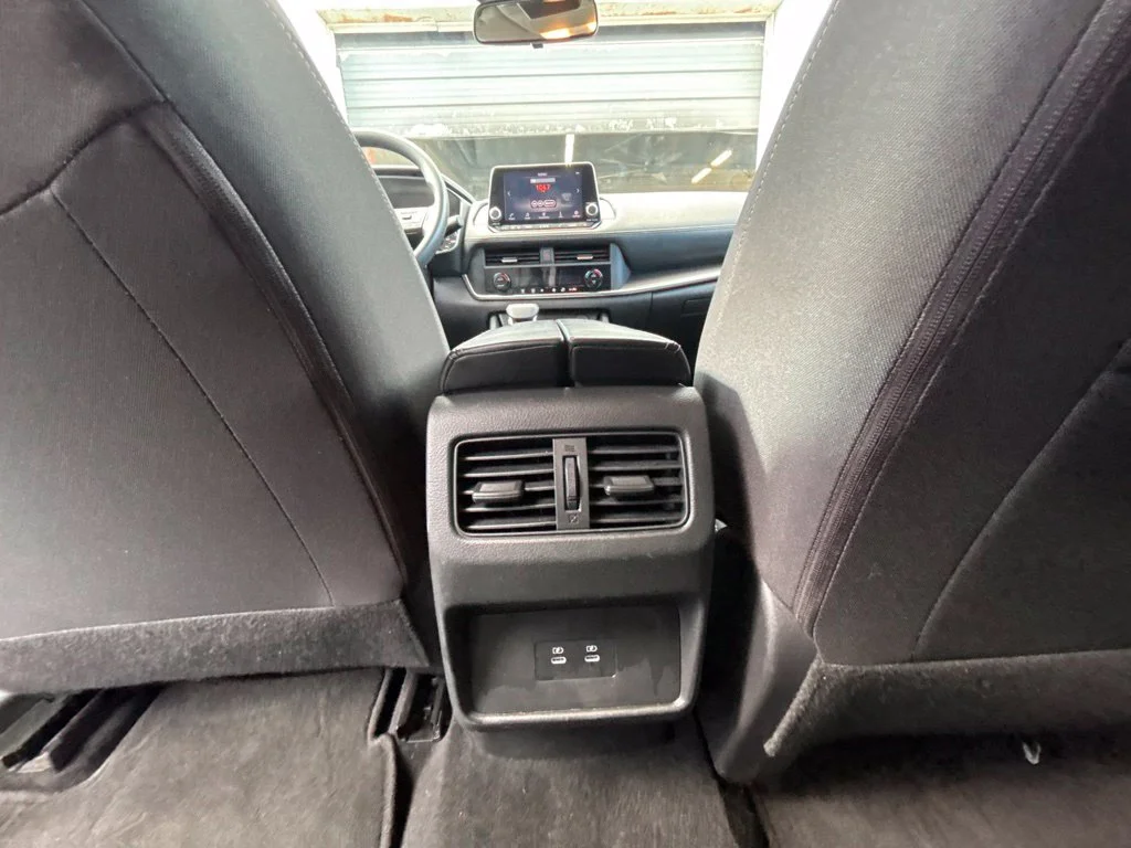 Used 2024 Gray Nissan SV image 18