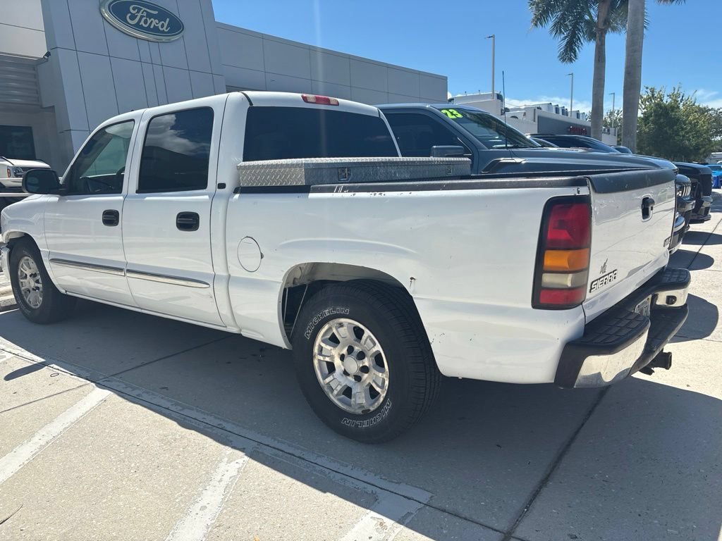 Used 2006 Summit White GMC SLT image 4