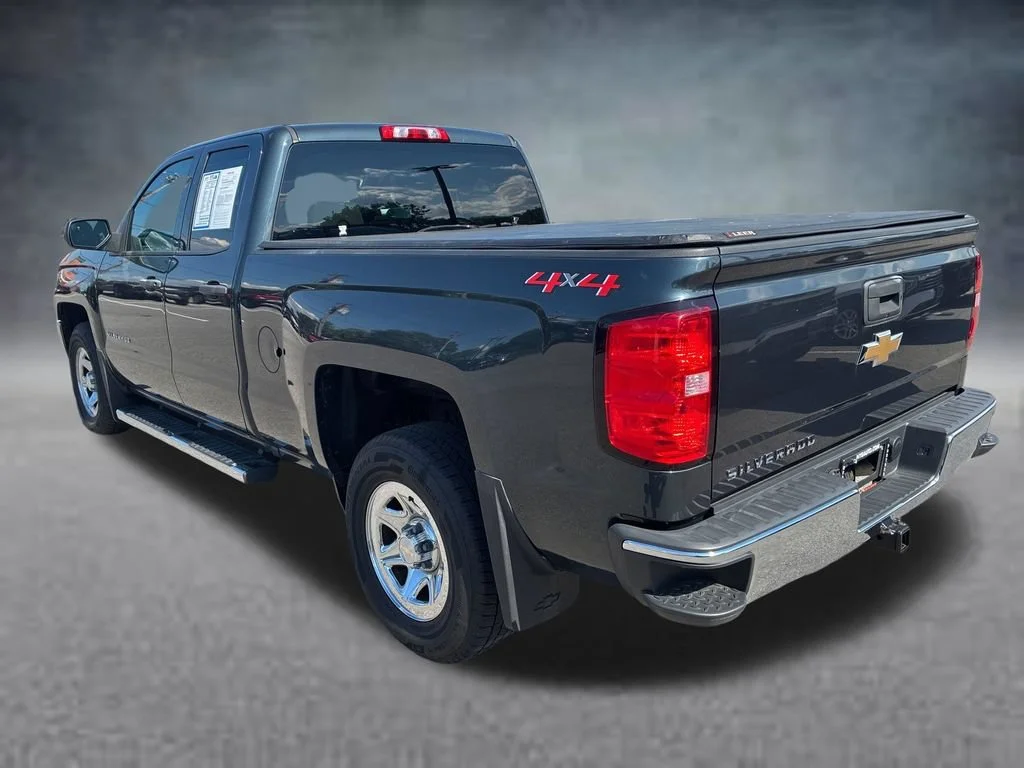 Used 2018 GRAPHITE METALLIC Chevrolet LS image 8