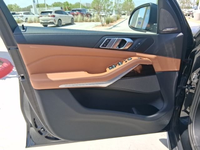 Used 2024 Black BMW sDrive40i image 13