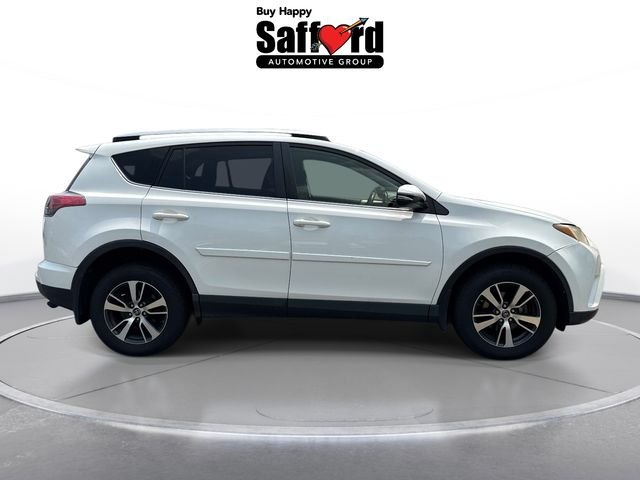 Used 2016 White Toyota XLE image 10