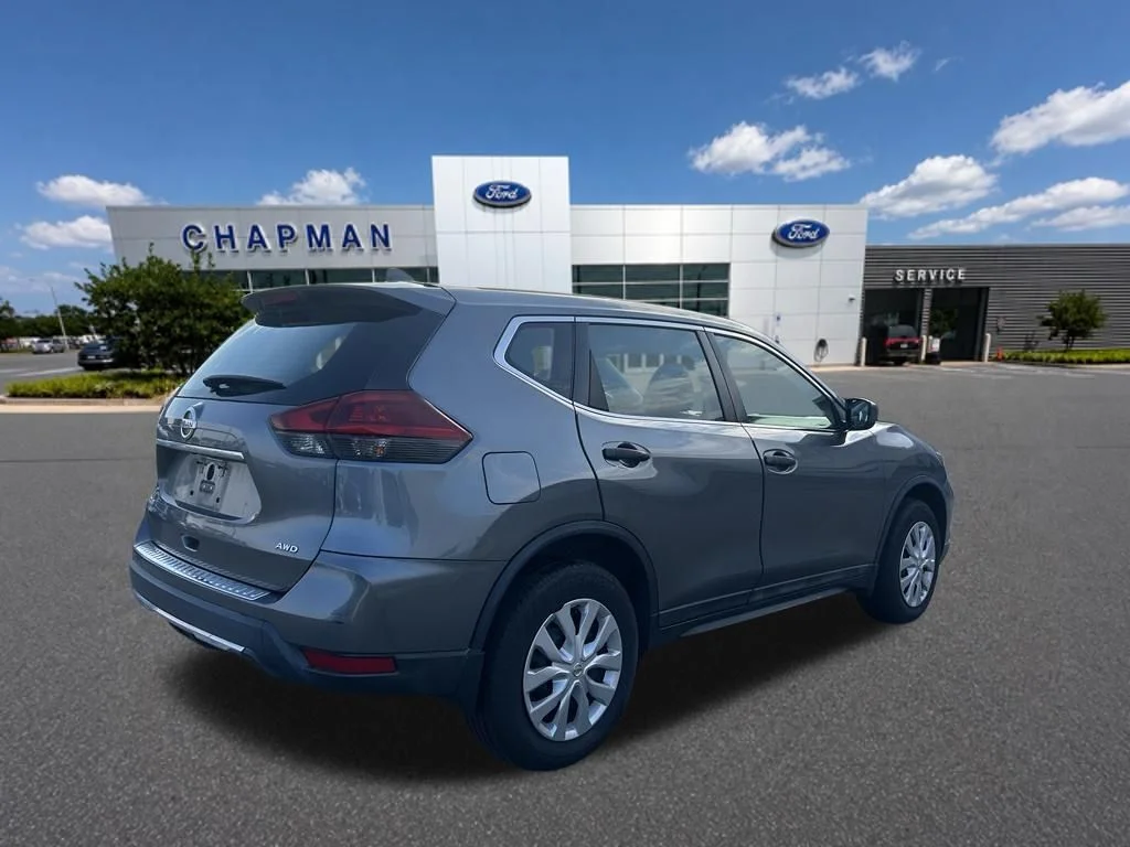 Used 2018 Gray Nissan S image 6