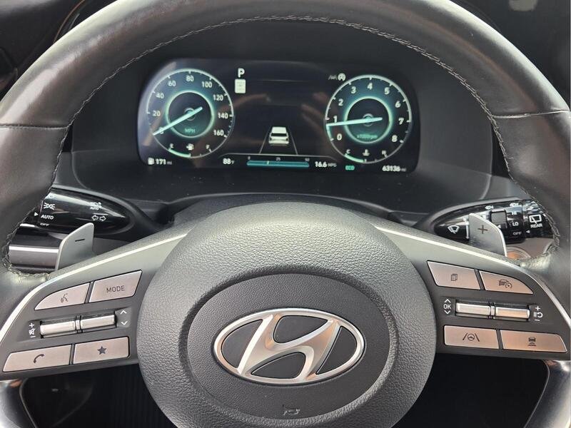 Used 2023 White HYUNDAI SEL FWD image 28