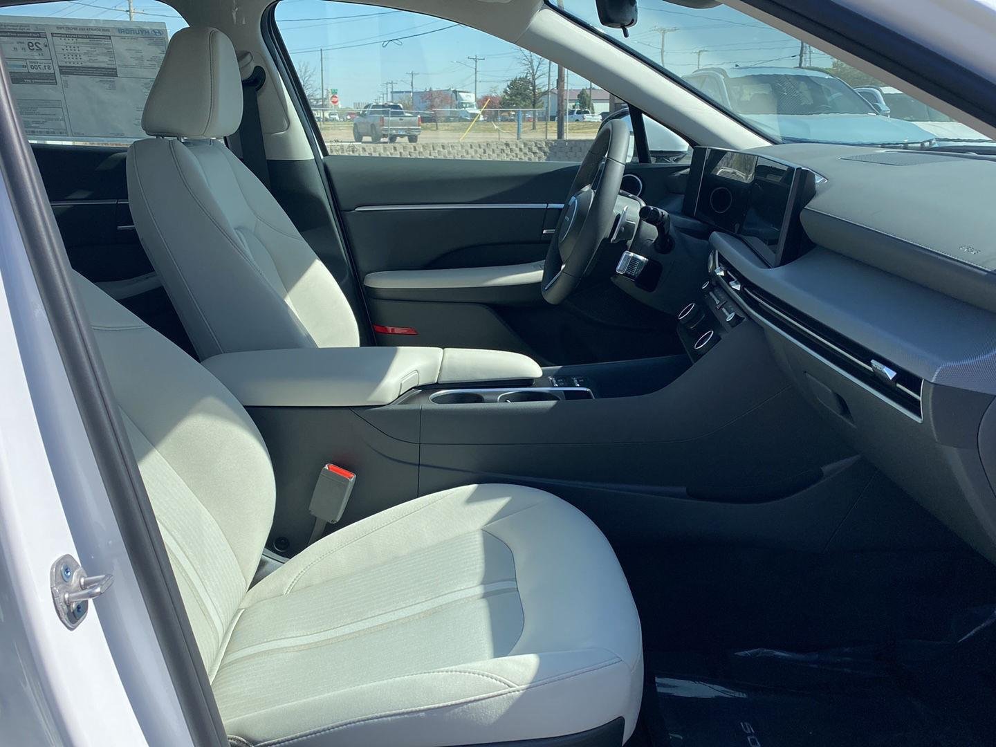 2026 Hyundai Sonata SEL - Photo 17