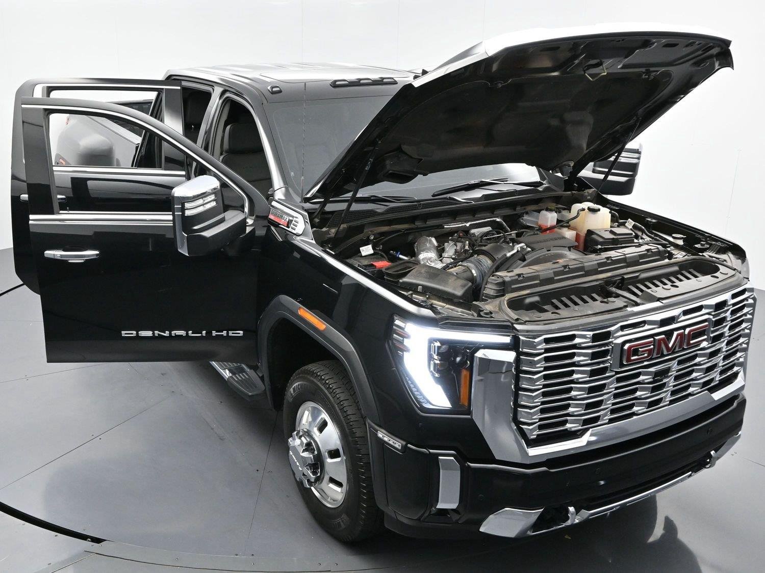 Used 2024 Onyx Black GMC Denali image 42
