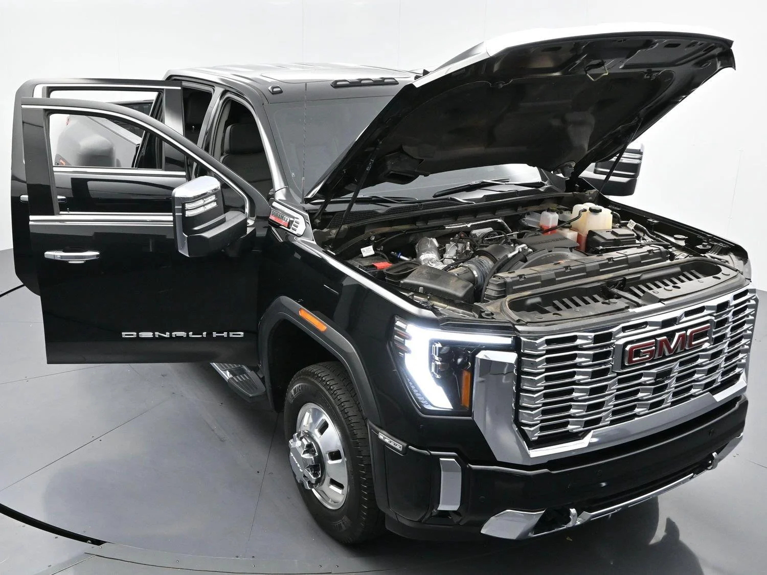 Used 2024 Onyx Black GMC Denali image 42
