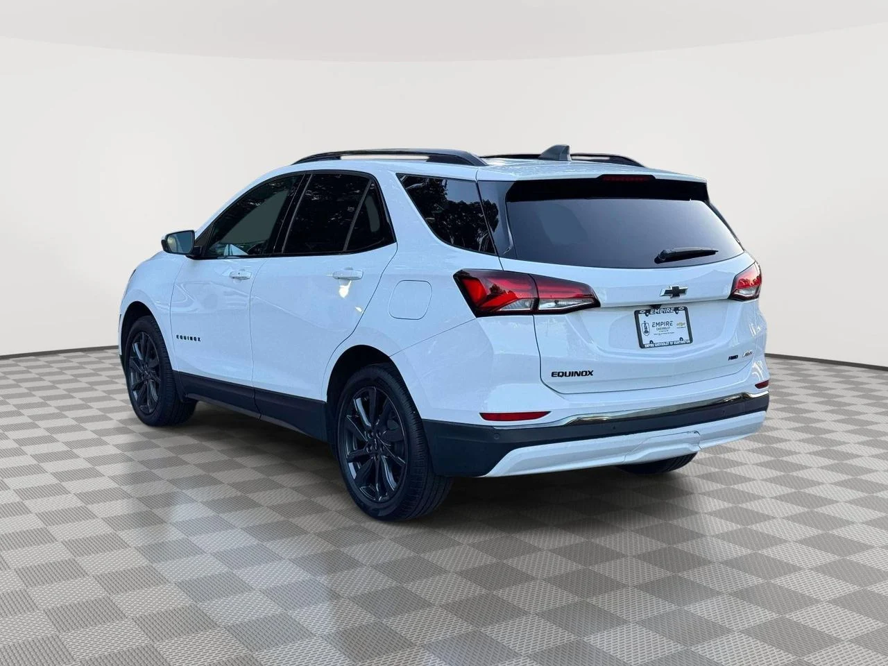 Used 2023 Summit White Chevrolet AWD RS image 5