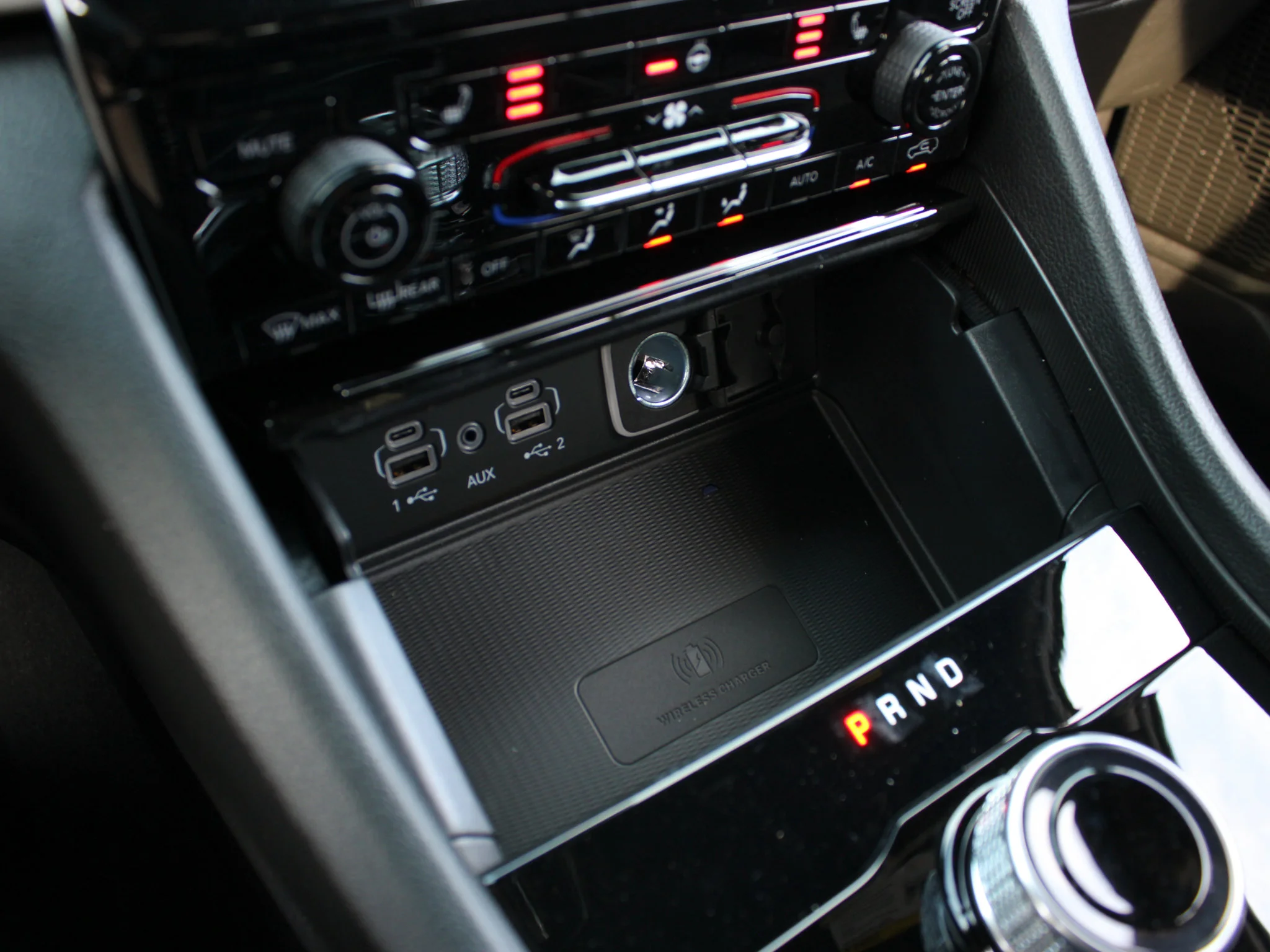 New 2025 White Jeep Altitude* 4x4, Sunroof, Heated Leather, Blind-Spot Monitoring image 20