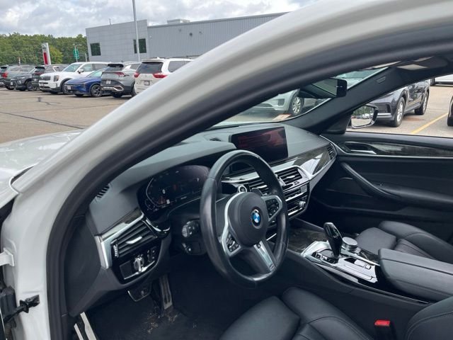 Used 2023 White BMW 540i xDrive image 11