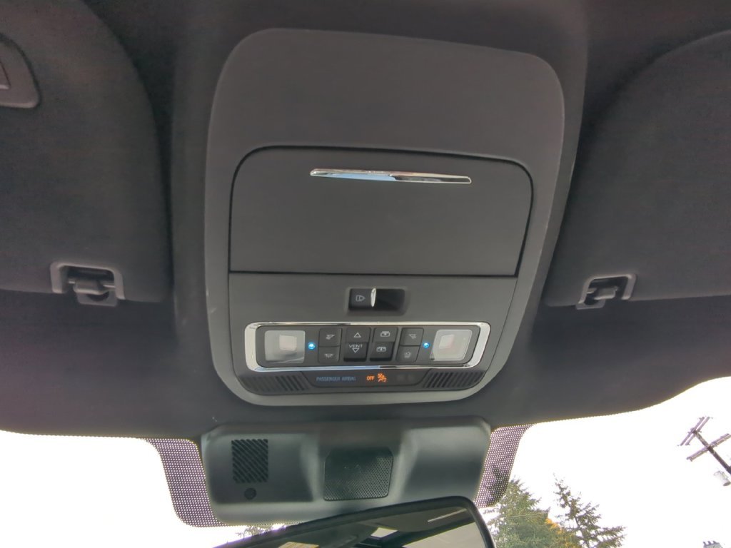 Used 2023 White Metallic Ford Platinum image 26