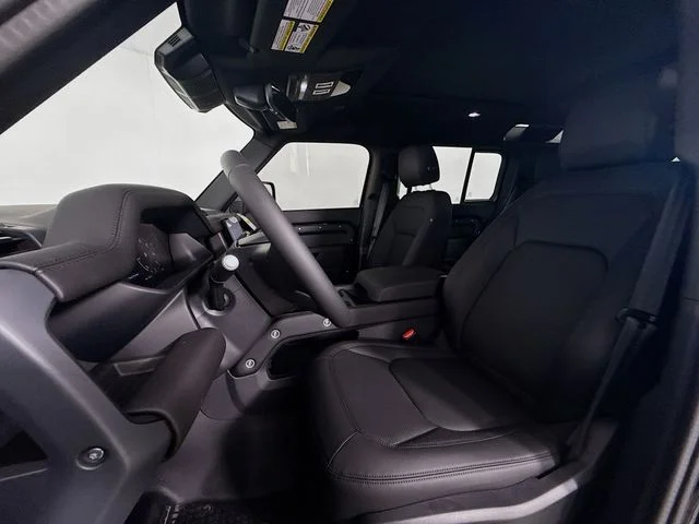 Used 2025 Black Land Rover S image 11