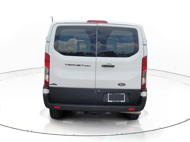 New 2026 Oxford White Ford Base image 6