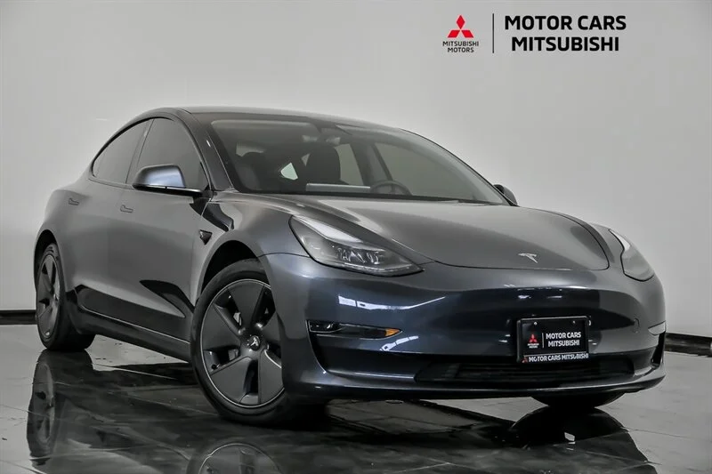 2023 Tesla Model 3 -'s photo