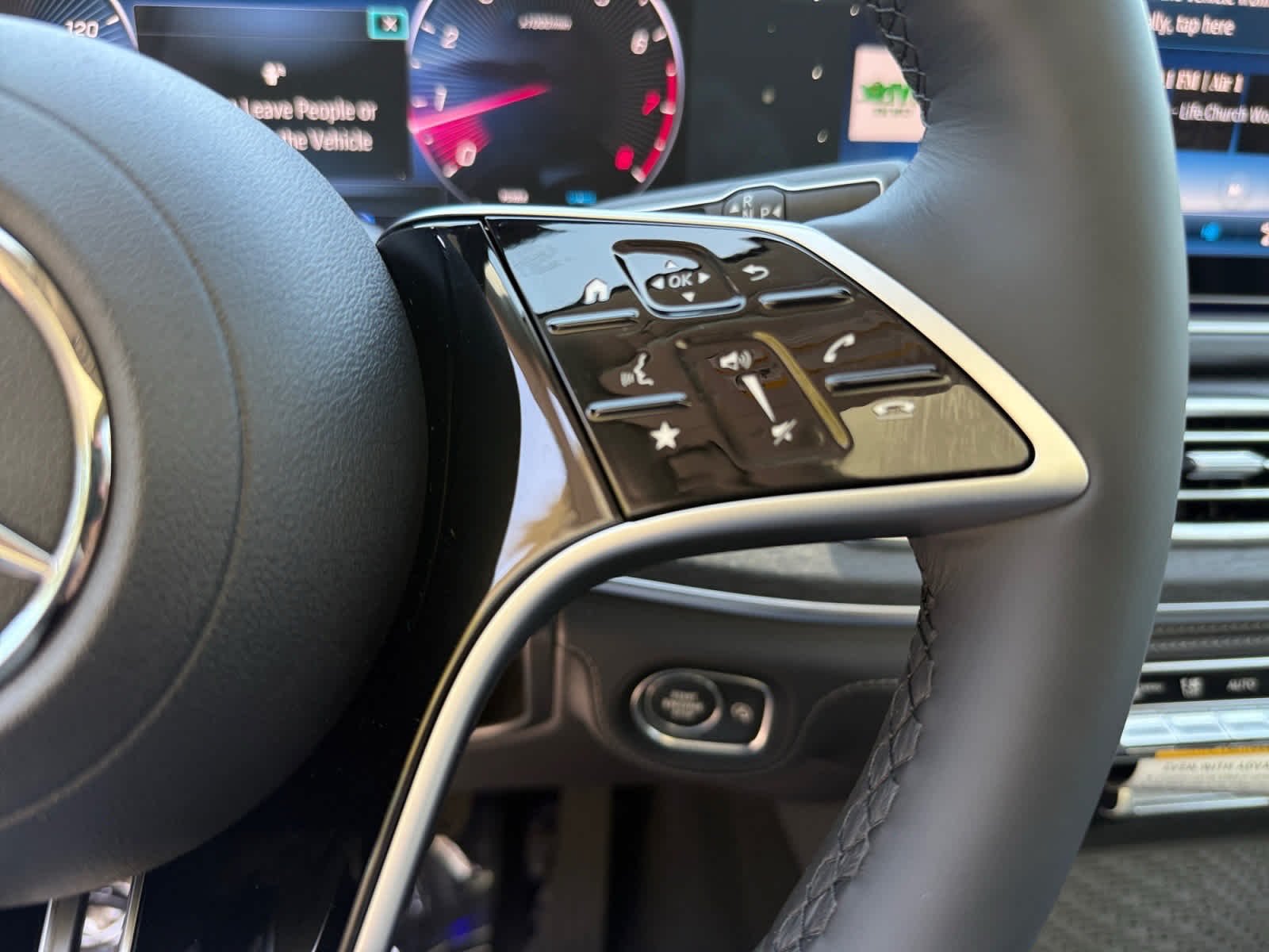 New 2026 Selenite Grey Metallic Mercedes-Benz GLE 350 image 23