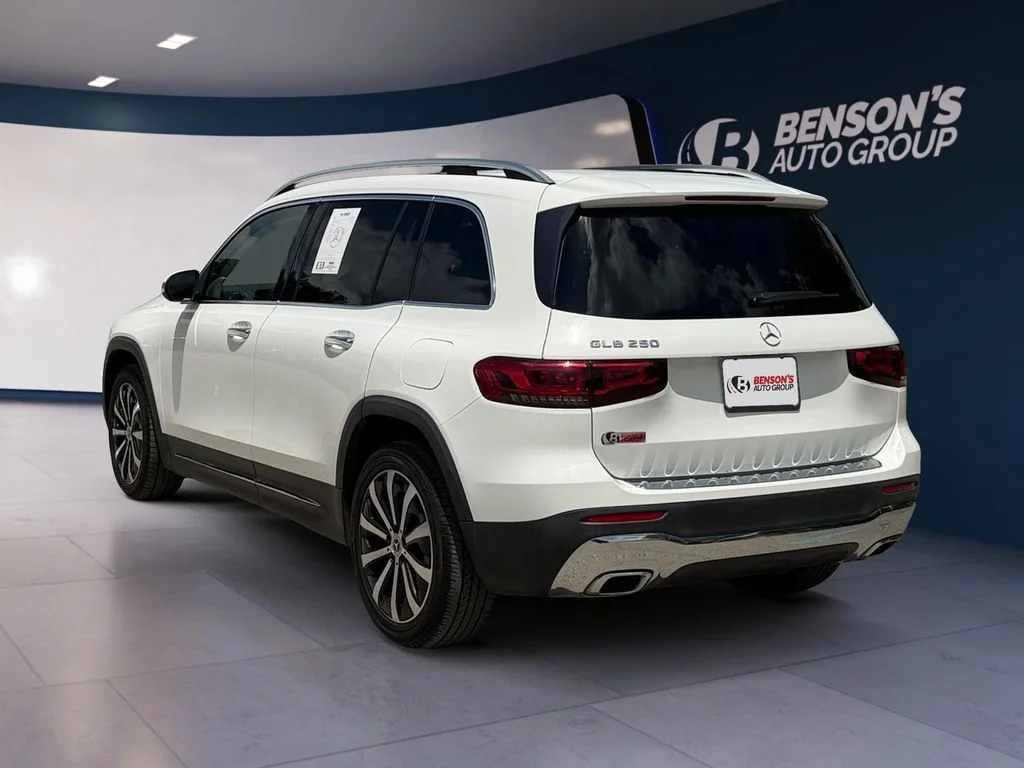 Used 2022  Mercedes-Benz GLB 250 image 3